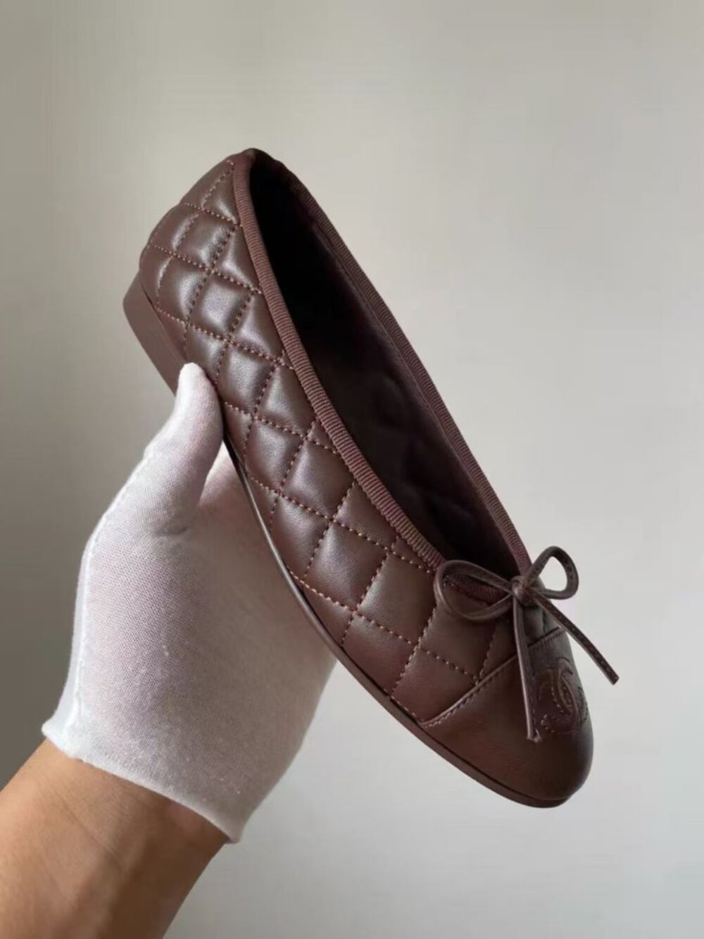 CHANEL Brown Quilted Leather Bow Ballet Flats - Picture 4 of 9